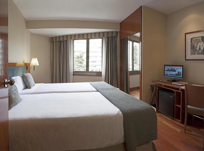 Hotel Pedralbes Barcelona Bagian luar foto