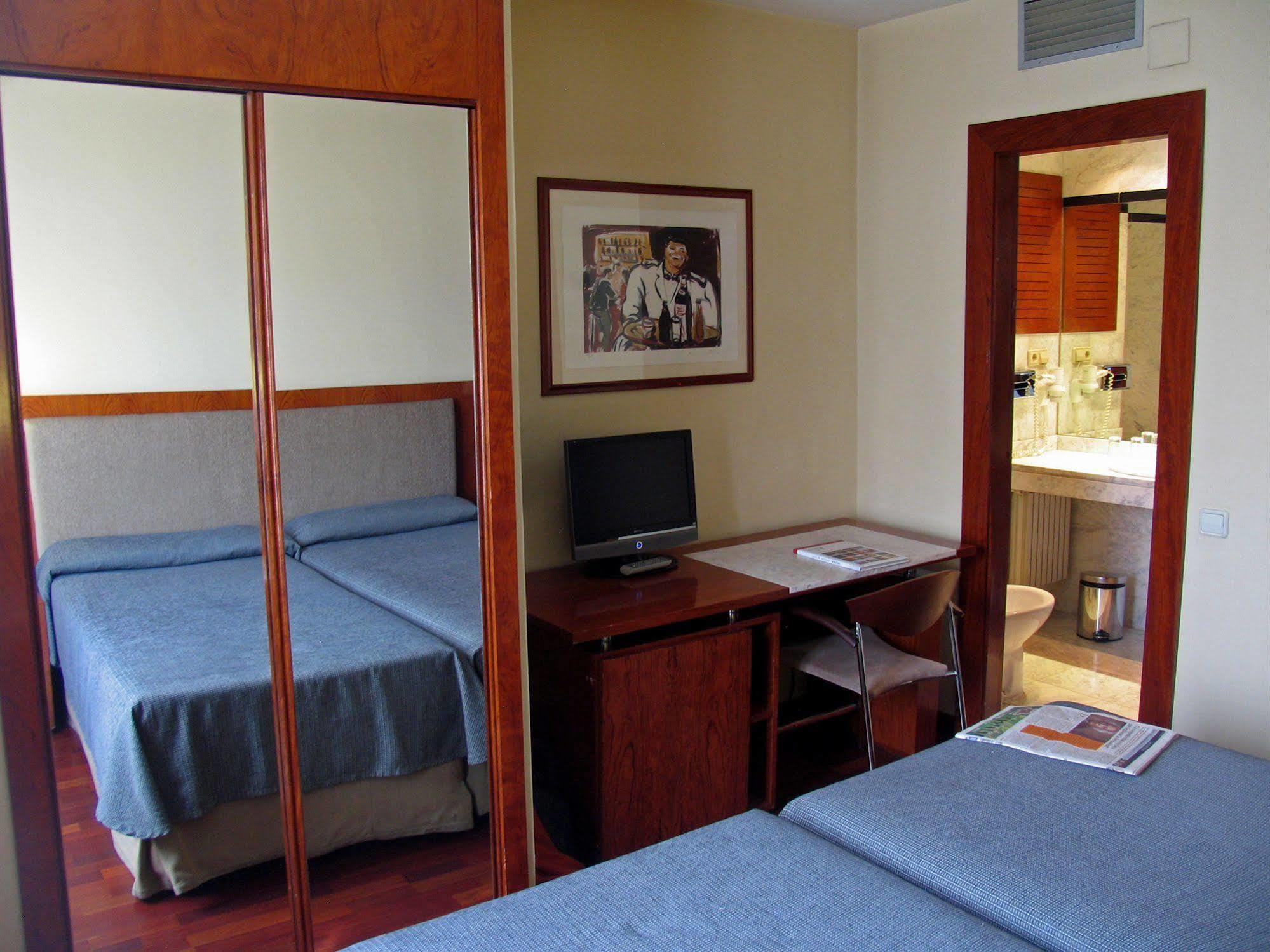 Hotel Pedralbes Barcelona Bagian luar foto