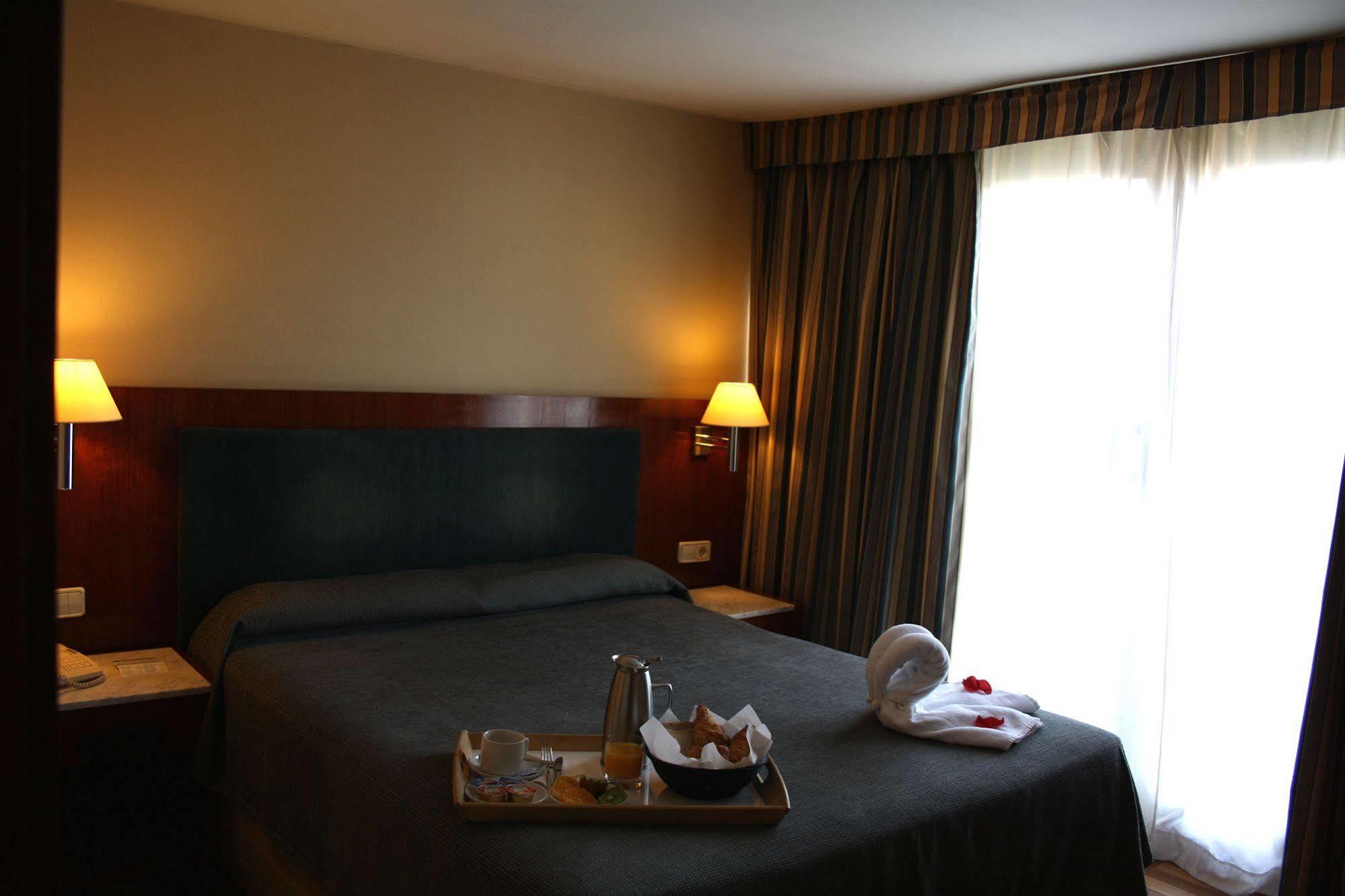 Hotel Pedralbes Barcelona Bagian luar foto