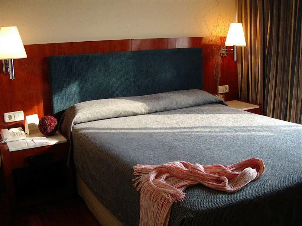 Hotel Pedralbes Barcelona Bagian luar foto
